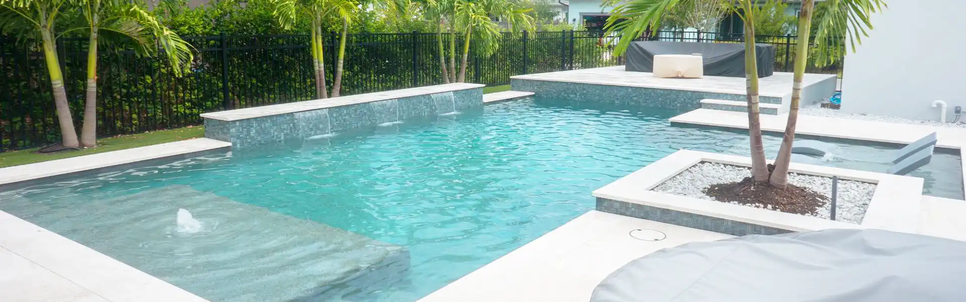 Custom Pools and Spas