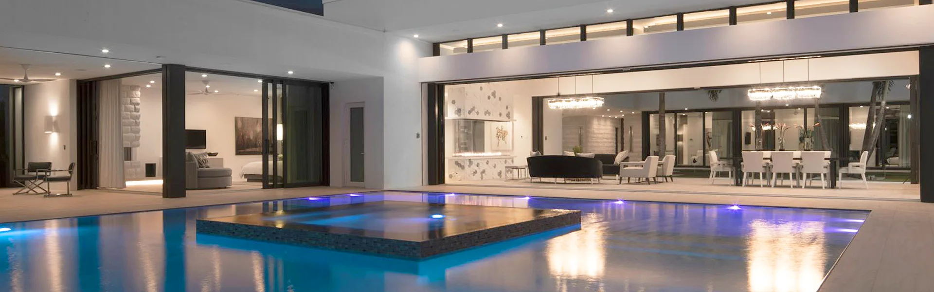 Luxury Custom Pools and Spas