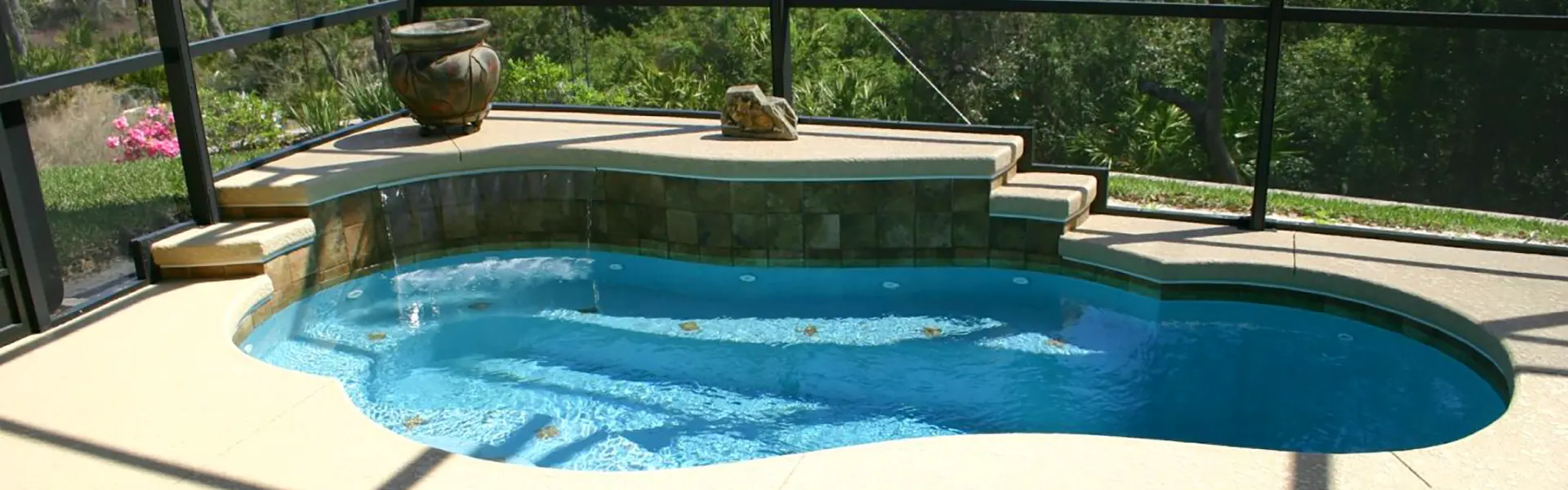 5 Unique Ideas for Grotto Swimming Pools 